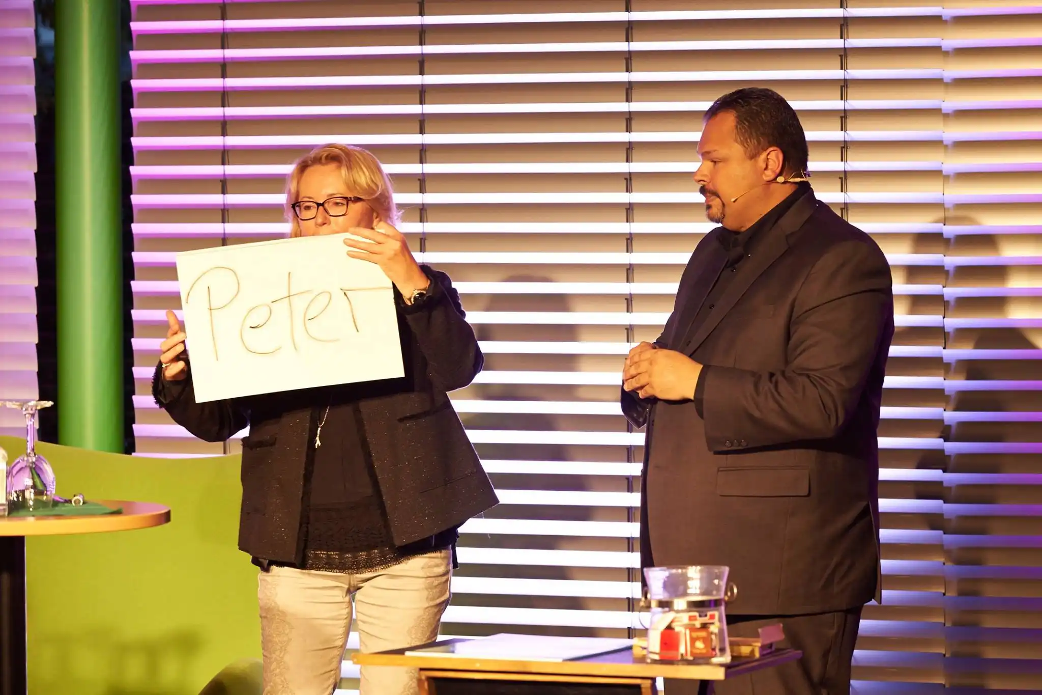 Staunende Gäste beim Firmenevent